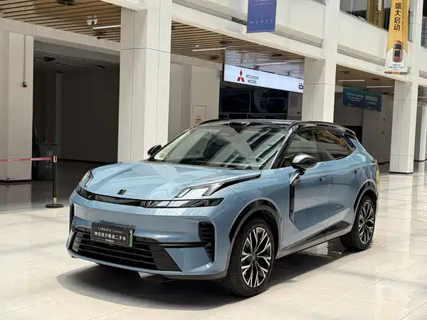 Lynk & Co 08 EM-P 2026