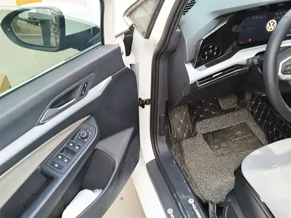 Volkswagen Golf 2023, фото 13