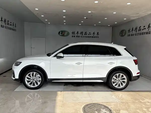 Audi Q5L 2024, фото 4