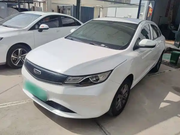 Geely Emgrand EV 2021