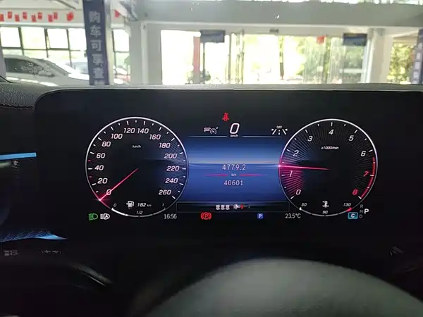Mercedes-Benz A-Class 2023, фото 11