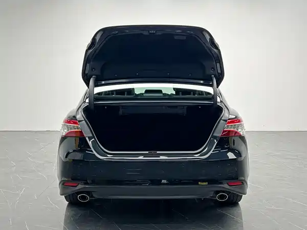 Toyota Camry 2021, фото 9