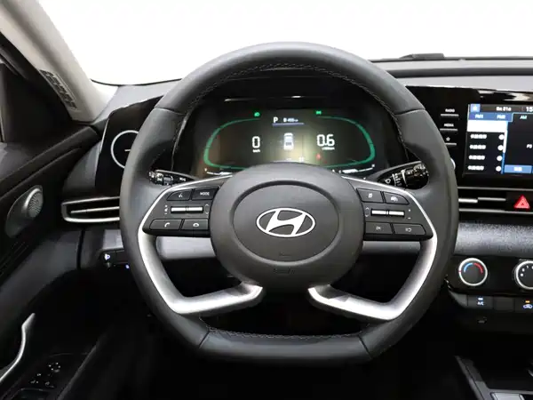 Hyundai Elantra 2023, фото 13
