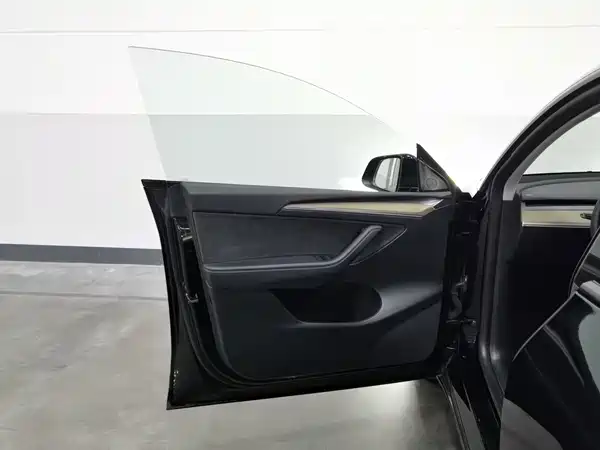 Tesla Model Y 2022, фото 8