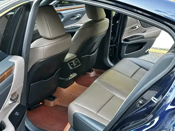 Lexus ES 2021, фото 8