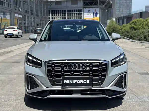 Audi Q2L 2022, фото 2