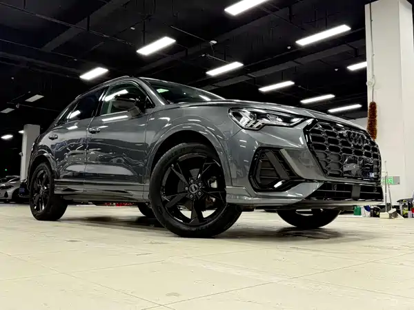 Audi Q3 2022, фото 2