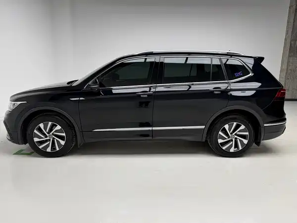 Volkswagen Tiguan L PHEV 2022, фото 9