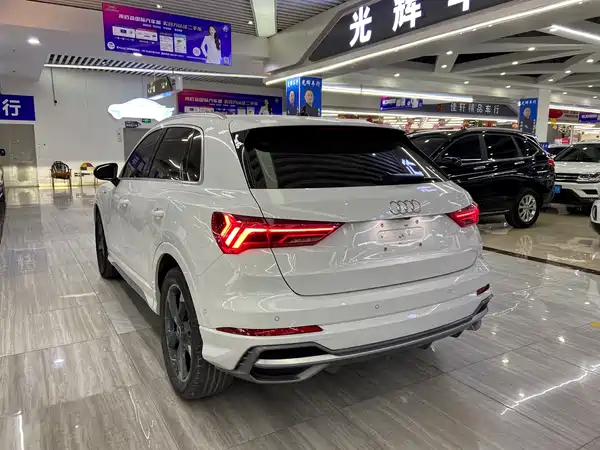 Audi Q3 2022, фото 6