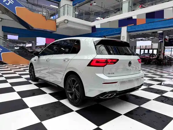 Volkswagen Golf 2023, фото 12