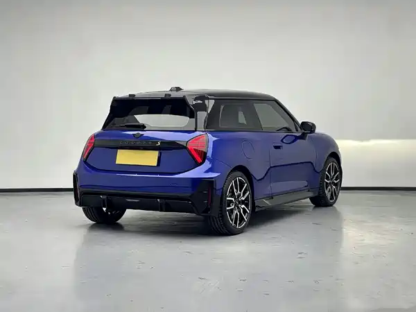 MINI Cooper SE 2024, фото 3