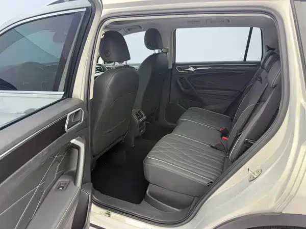 Volkswagen Tiguan L 2023, фото 18