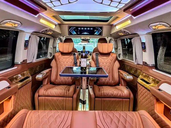 Mercedes-Benz V-Class 2022, фото 26