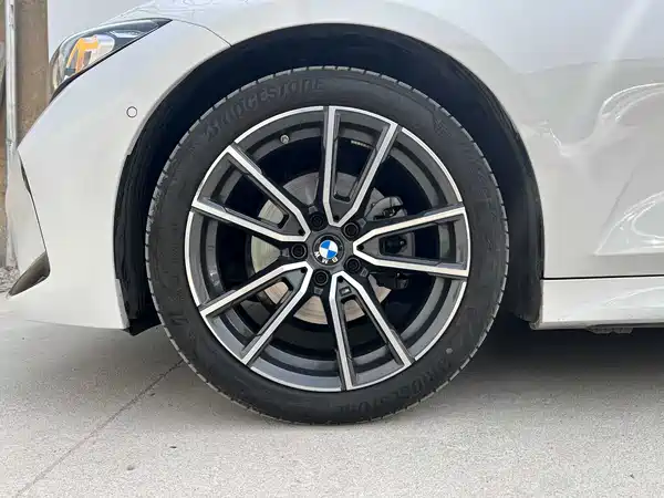 BMW 3 Series 2025, фото 13