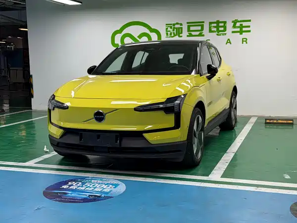 Volvo EX30 2025