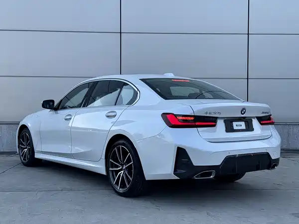 BMW 3 Series 2023, фото 19