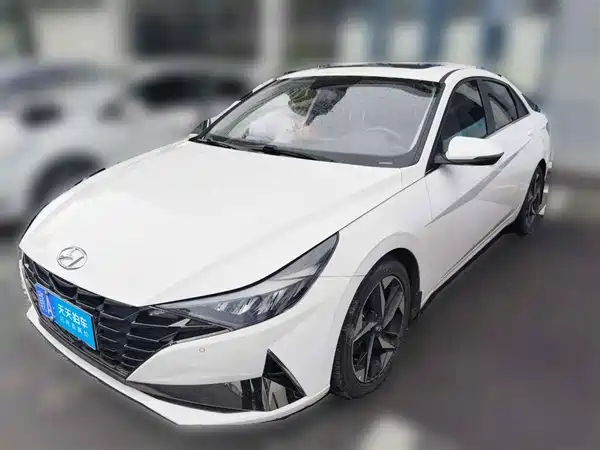 Hyundai Elantra 2022