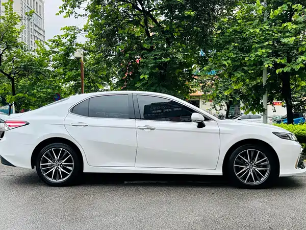 Toyota Camry 2021, фото 6