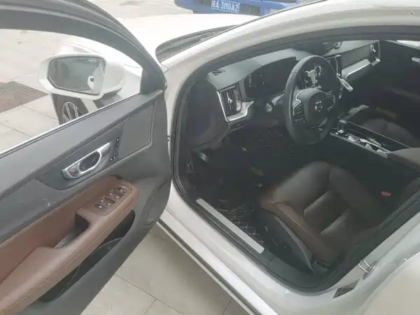 Volvo S60 2023, фото 15