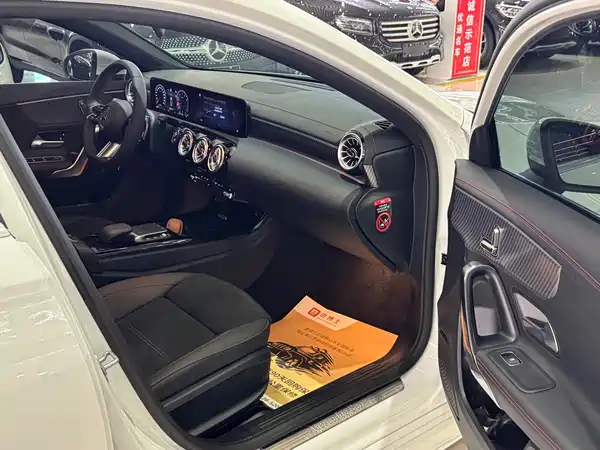 Mercedes-Benz A-Class 2024, фото 4