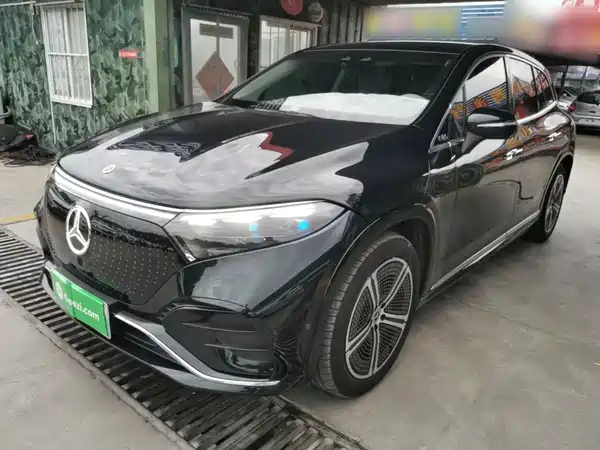 Mercedes-Benz EQS SUV 2023