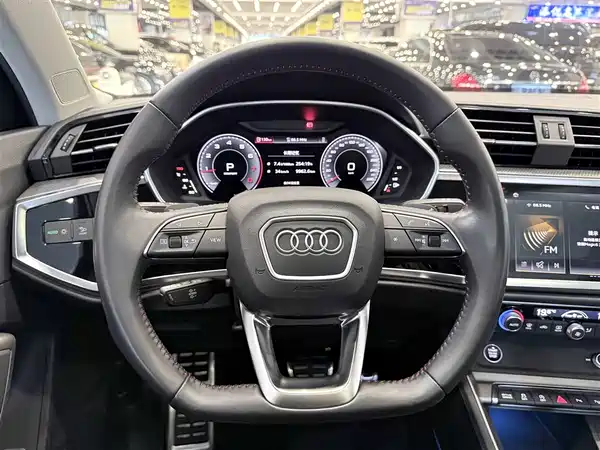 Audi Q3 2022, фото 18