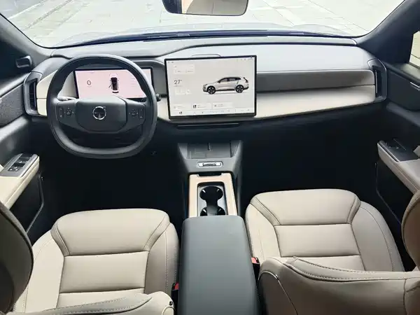Volvo XC70 PHEV 2025, фото 11