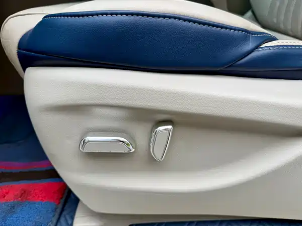 Buick GL8 2023, фото 24