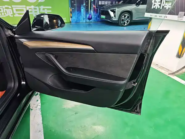 Tesla Model 3 2022, фото 7