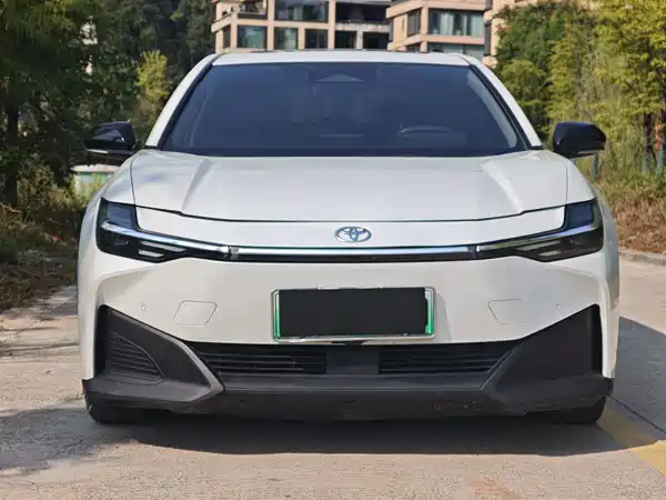 Toyota bZ3 2023, фото 2
