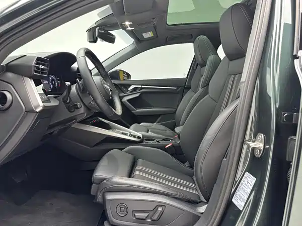 Audi A3 2023, фото 4