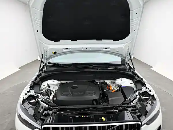 Volvo XC60 PHEV 2025, фото 16