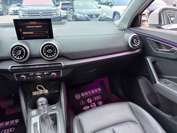 Audi Q2L 2022, фото 12