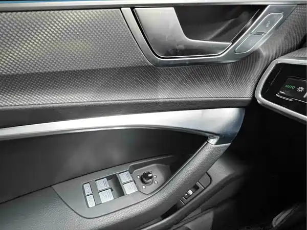 Audi A6L 2023, фото 14