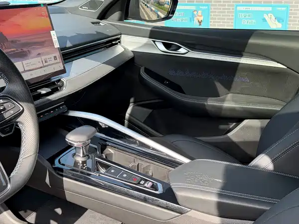 Geely Preface 2025, фото 12
