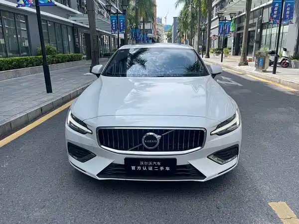Volvo S60 2024, фото 2