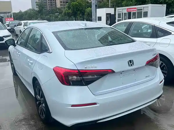 Honda Civic 2023, фото 7