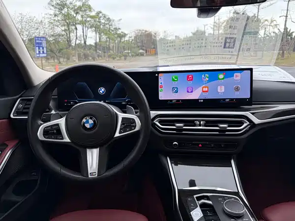 BMW 3 Series 2023, фото 11