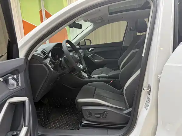 Audi Q3 2023, фото 4