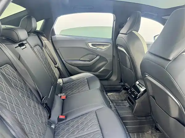 Audi A5L 2025, фото 8