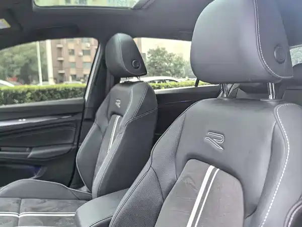 Volkswagen Golf 2023, фото 6
