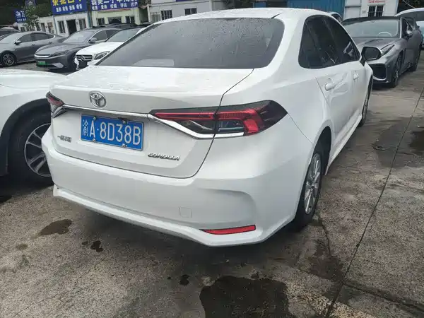 Toyota Corolla 2024, фото 4