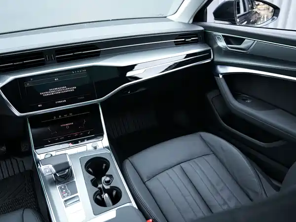 Audi A6 2022, фото 13