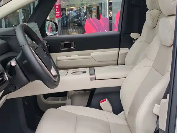 Li Auto MEGA 2025, фото 10