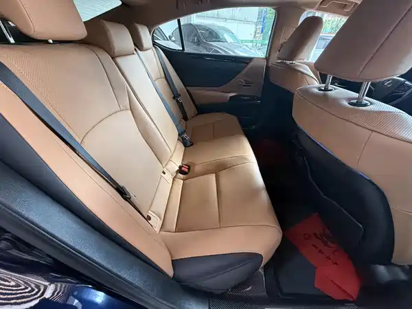 Lexus ES 2022, фото 3