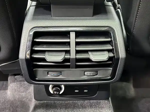 Audi Q3 2023, фото 8