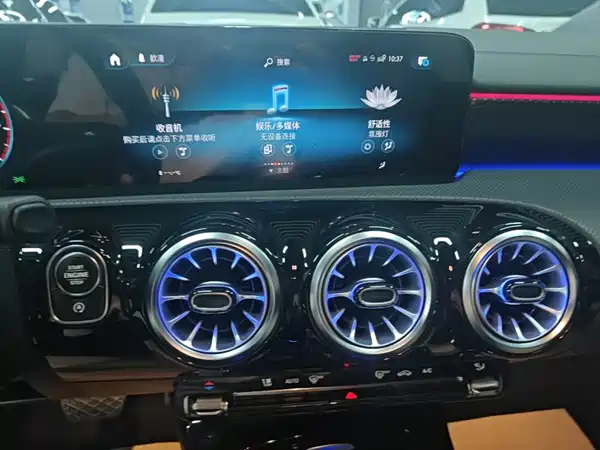 Mercedes-Benz A-Class 2022, фото 12
