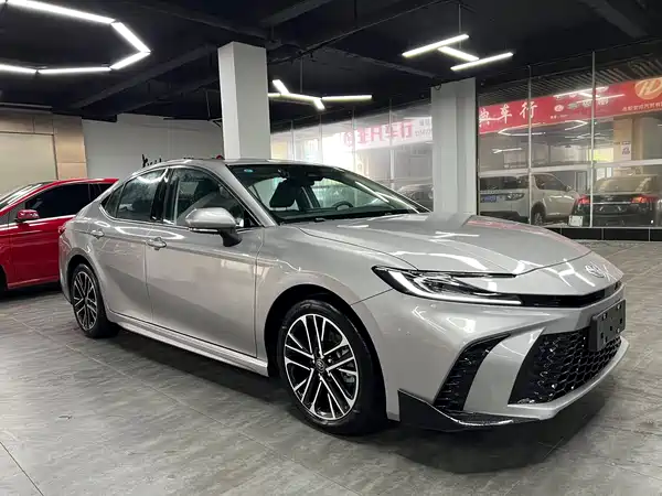 Toyota Camry 2026, фото 2