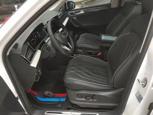 Volkswagen Tiguan L 2024, фото 14
