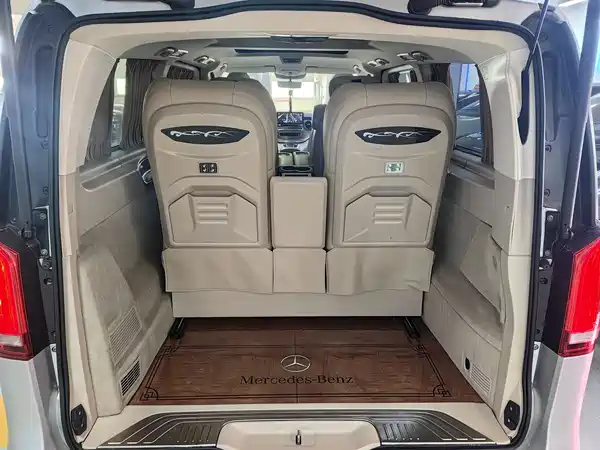 Mercedes-Benz V-Class 2022, фото 11